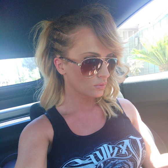 leighannaloria
